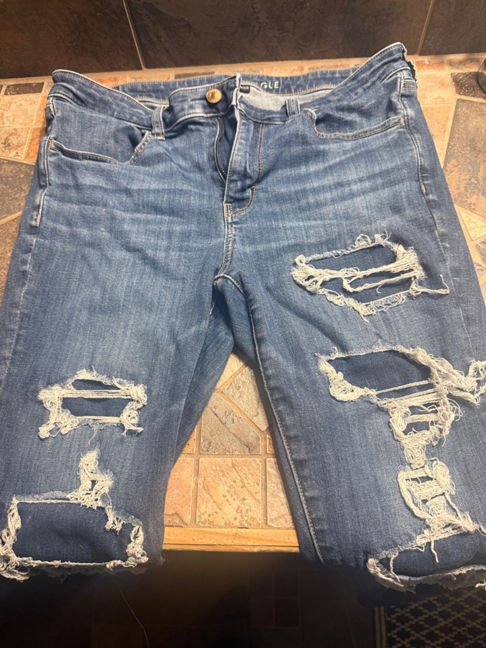 American Eagle Women’s Distressed Blue Skinny Jeans